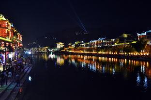 凤凰古城夜景视频,璀璨光影中的千年古镇风情